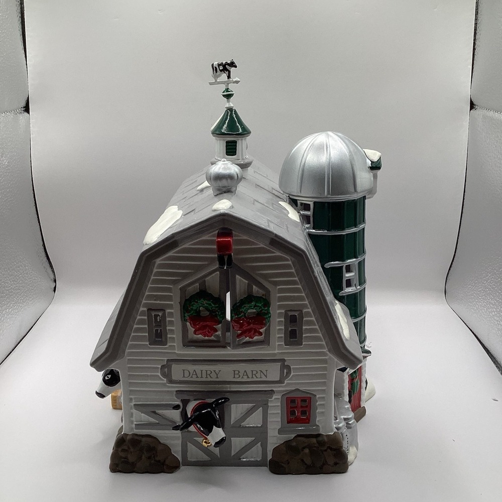 Department 56 Original Snow Village Dairy‎ Barn 54461 Christmas Lighted Building